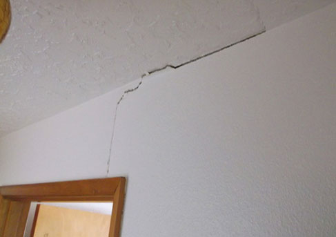 cracked-drywall